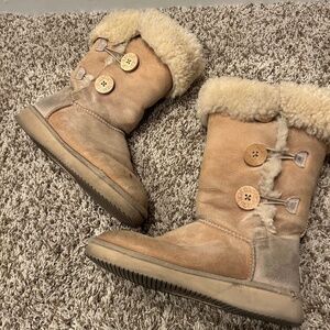 UGG Australia Shearling Boots | Size 7 | Vibram Sole | Fair Condition